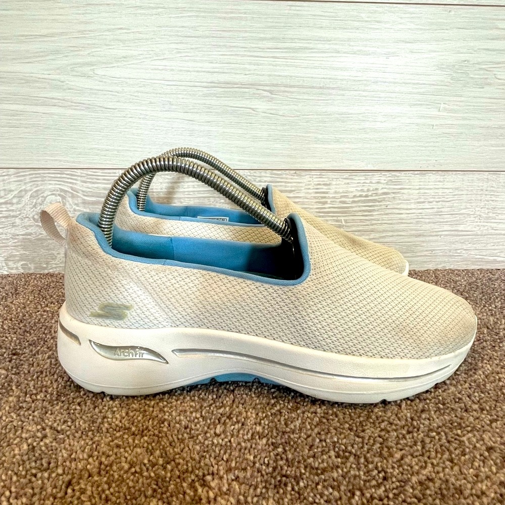Skechers Go Walk Arch Fit Women’s Slip-ons